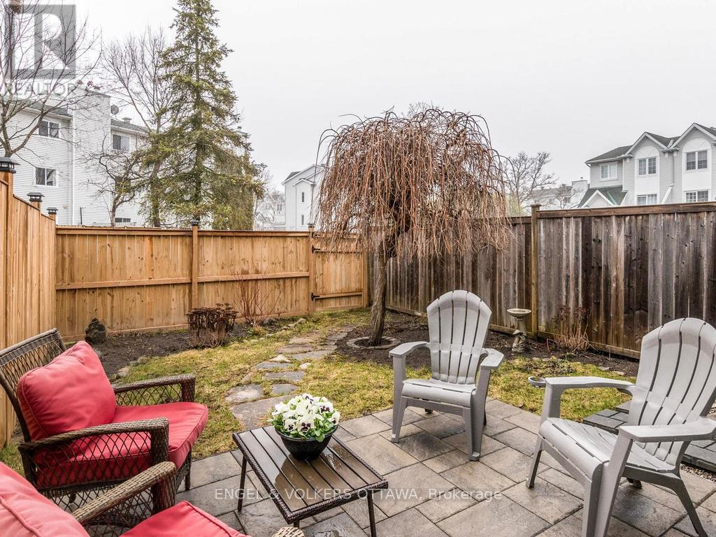 31 Castlegreen Private