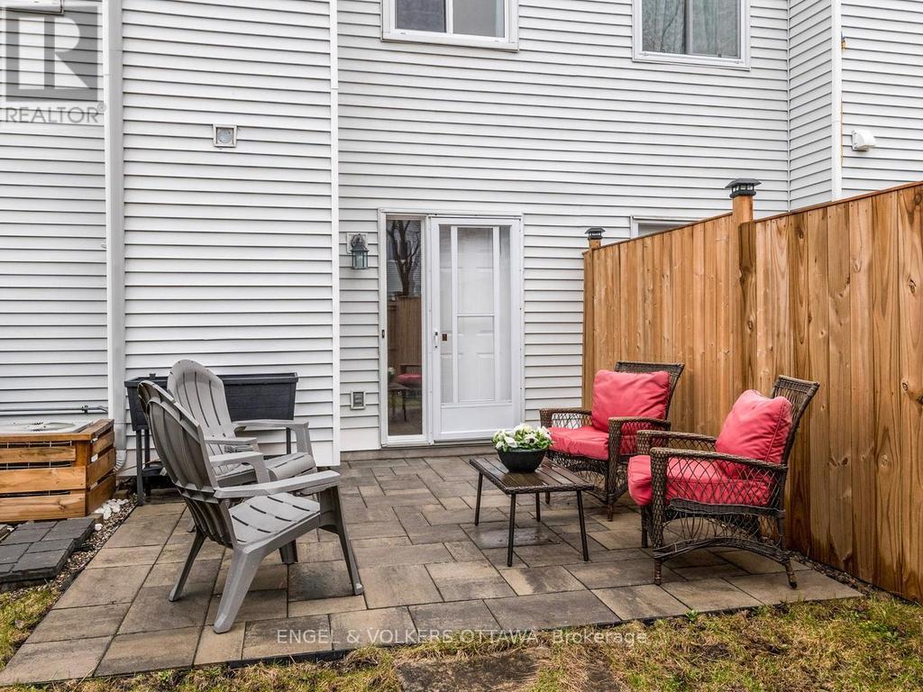 31 Castlegreen Private