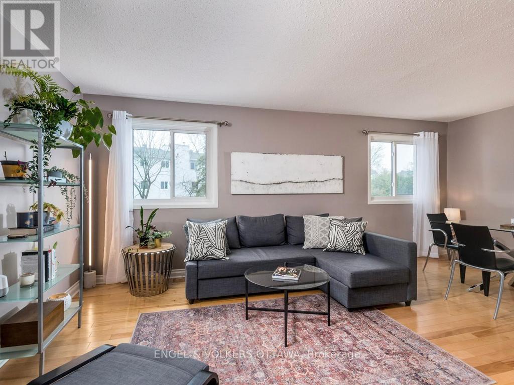 31 Castlegreen Private