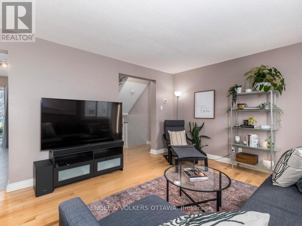 31 Castlegreen Private