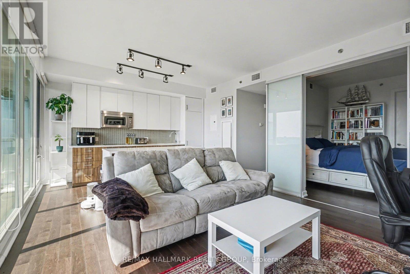 1208 - 300 Lisgar Street