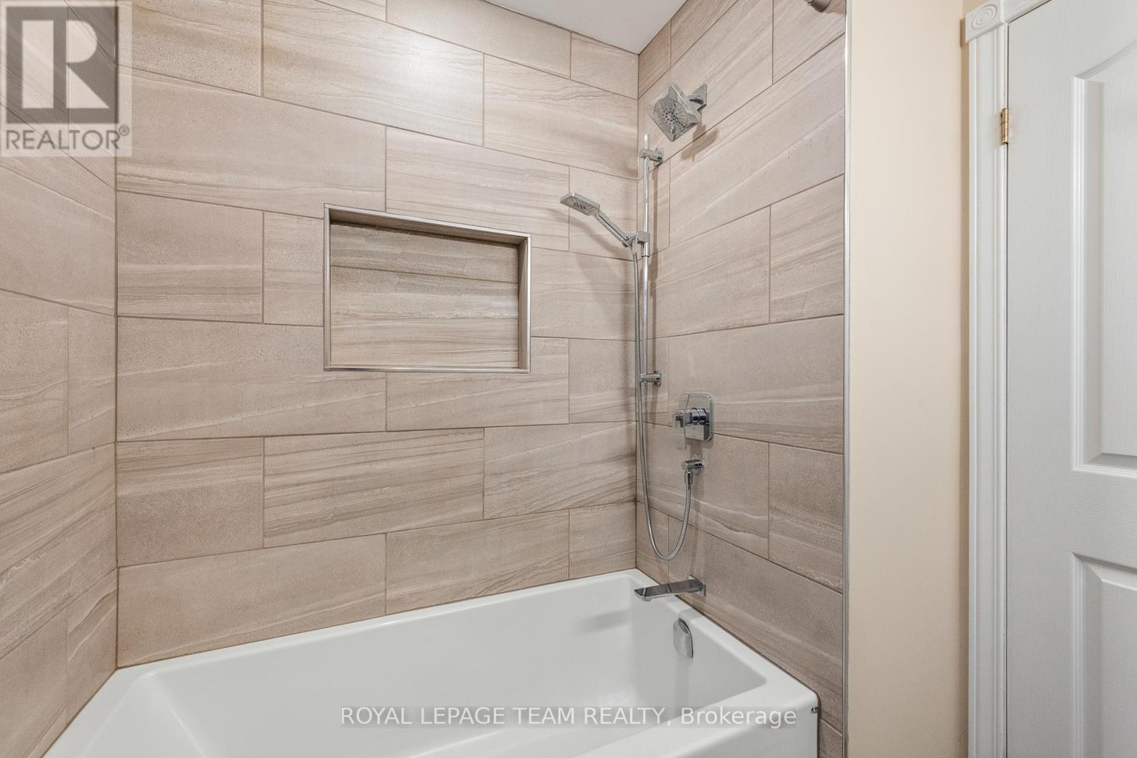 844 Giant Cedars Crescent