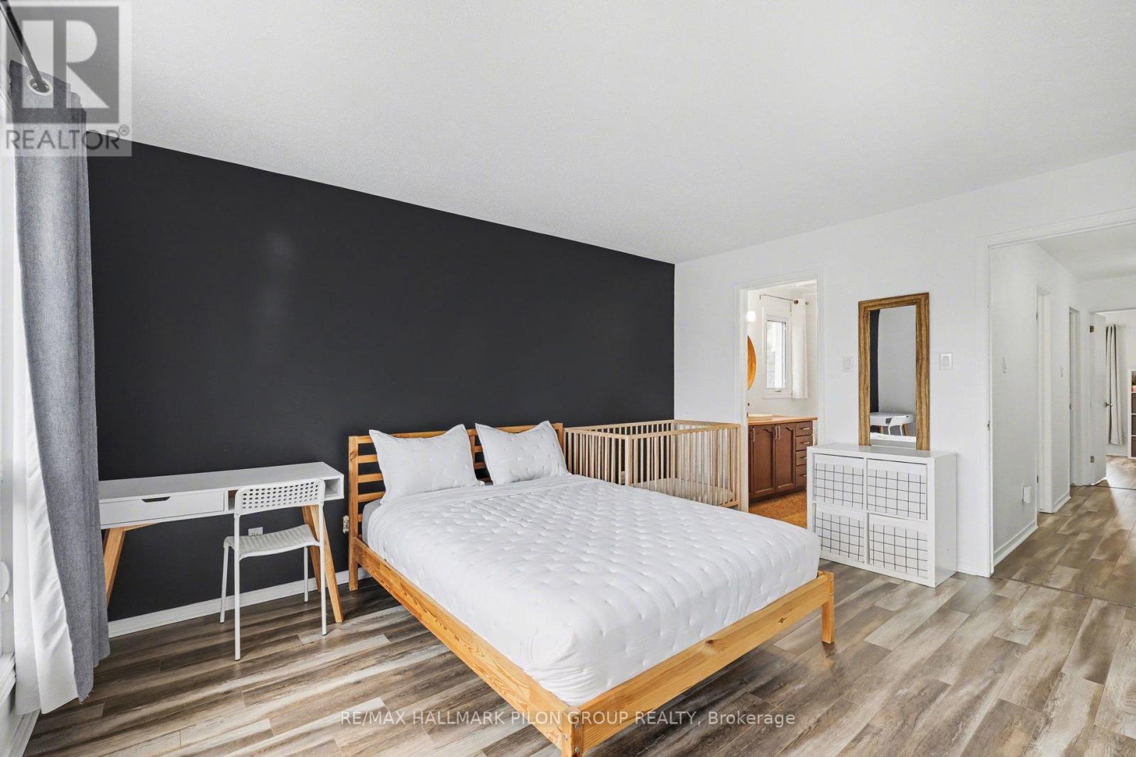 1121 Gablefield Private