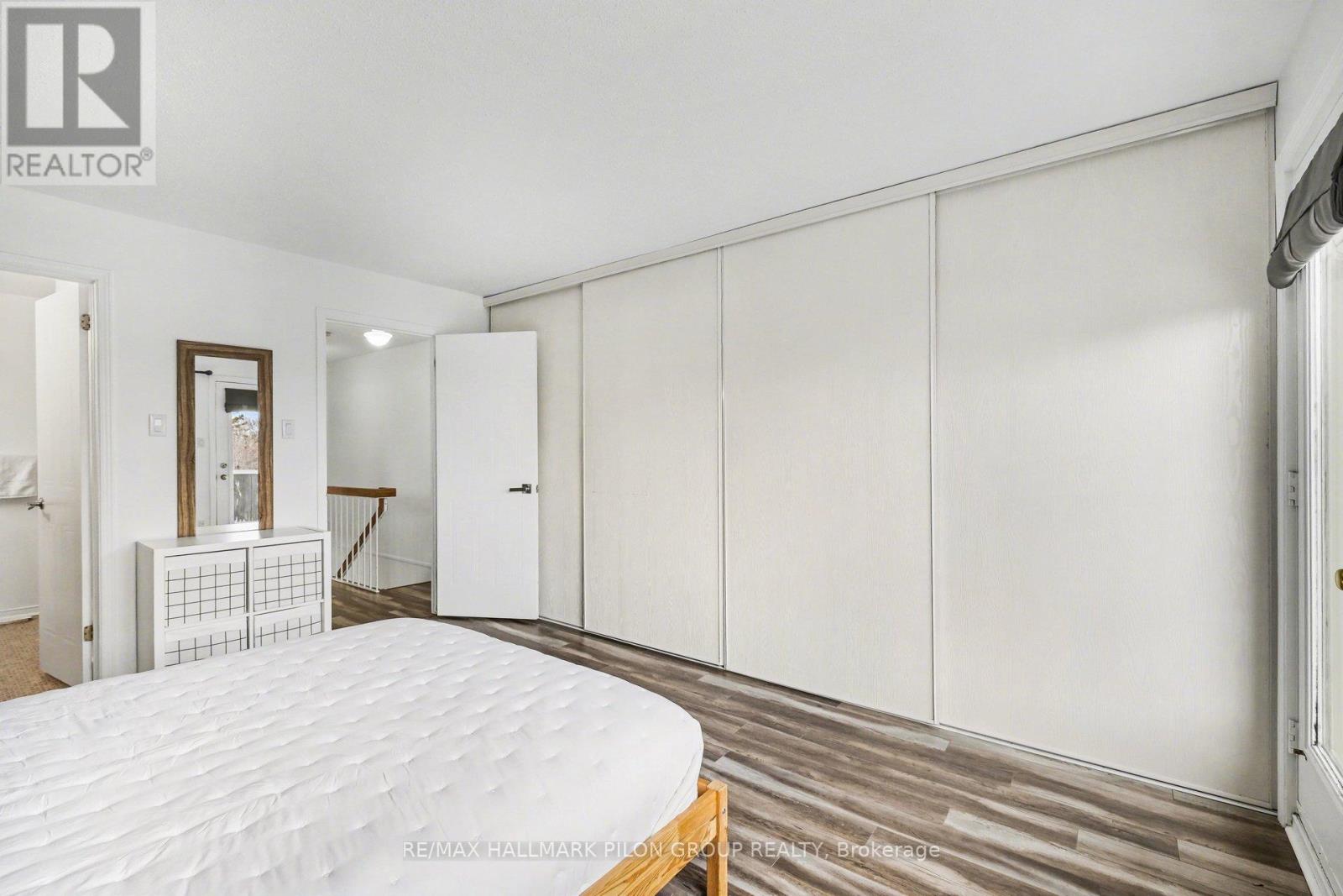 1121 Gablefield Private