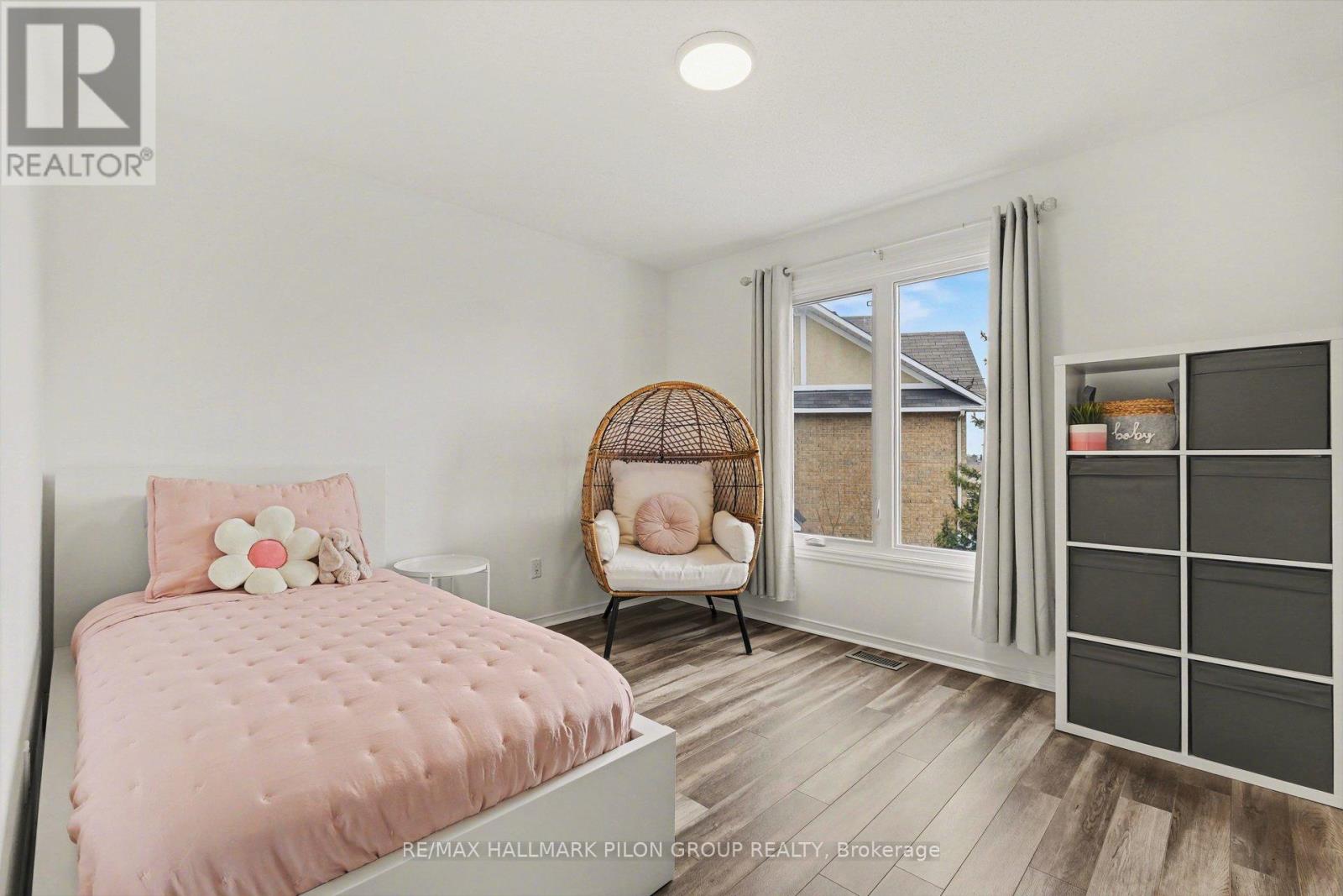 1121 Gablefield Private