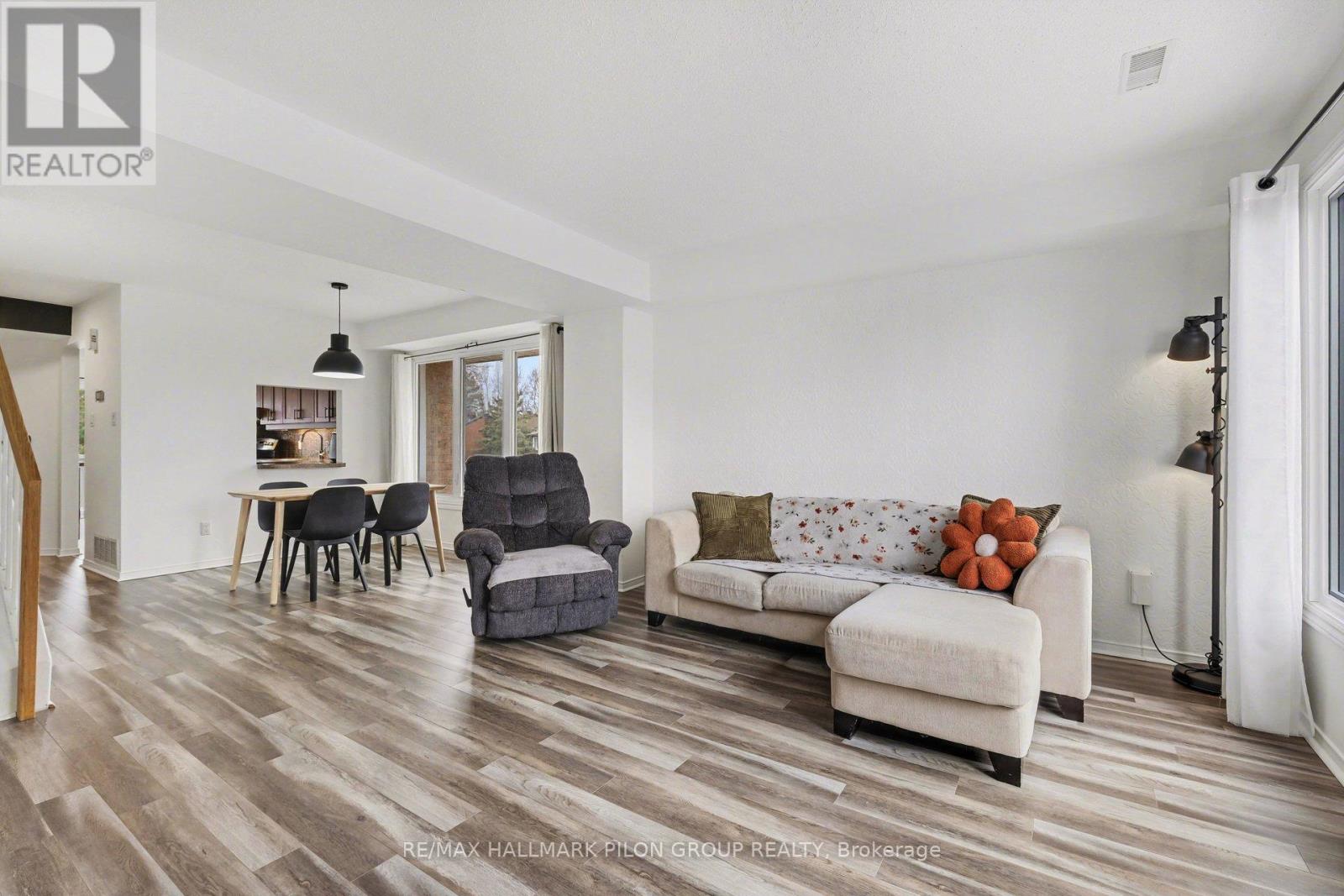 1121 Gablefield Private