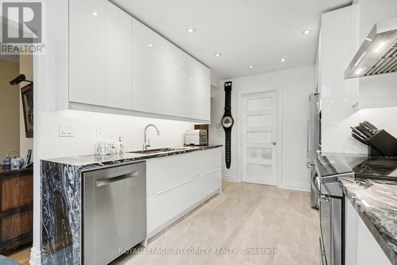 30 - 100 Hillside Drive