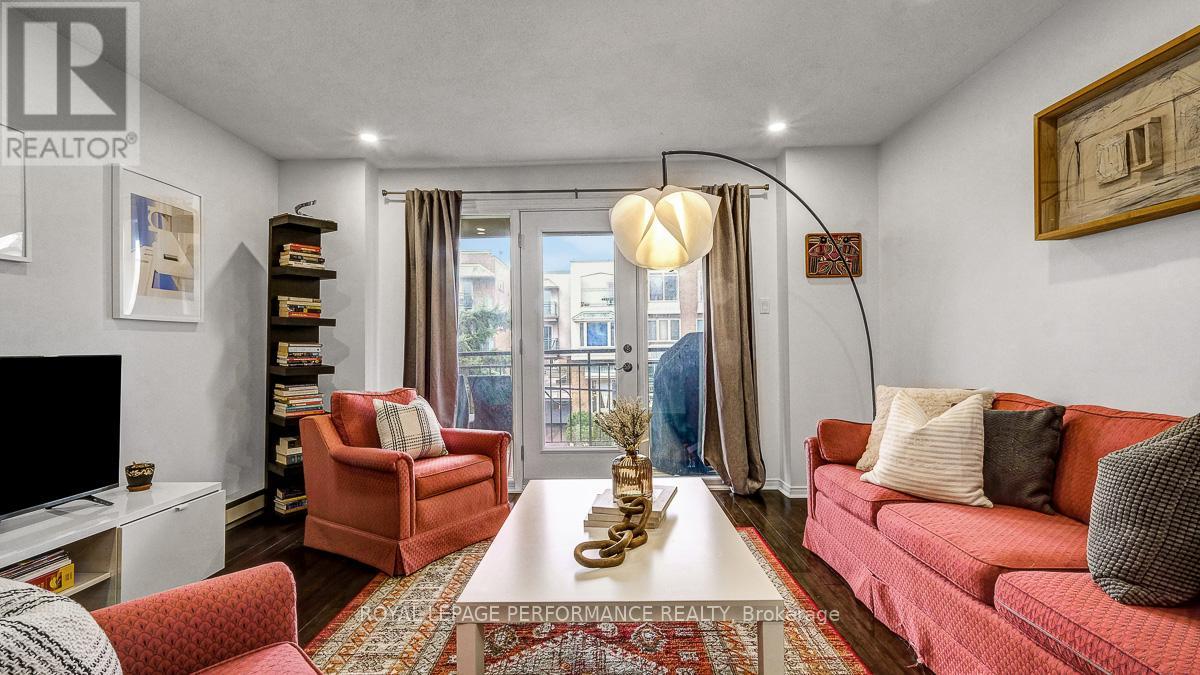 2d - 4 Columbus Avenue