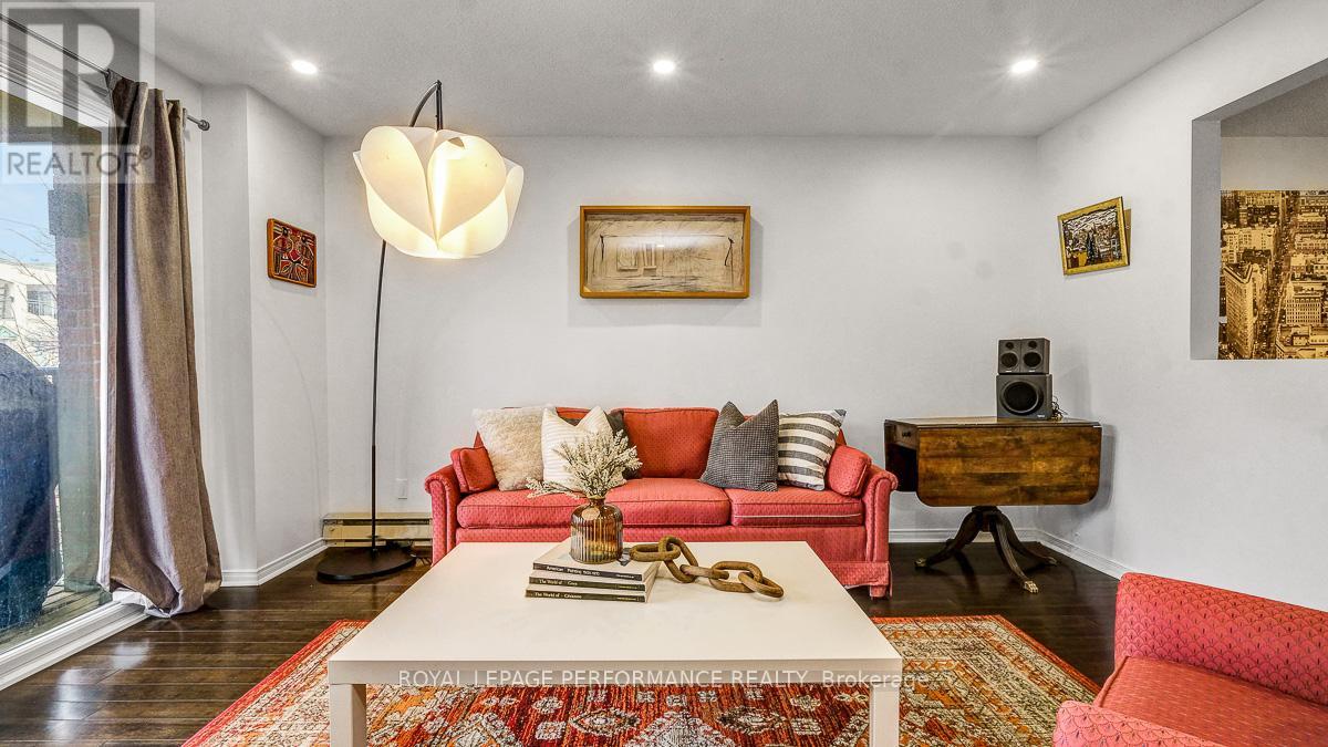 2d - 4 Columbus Avenue