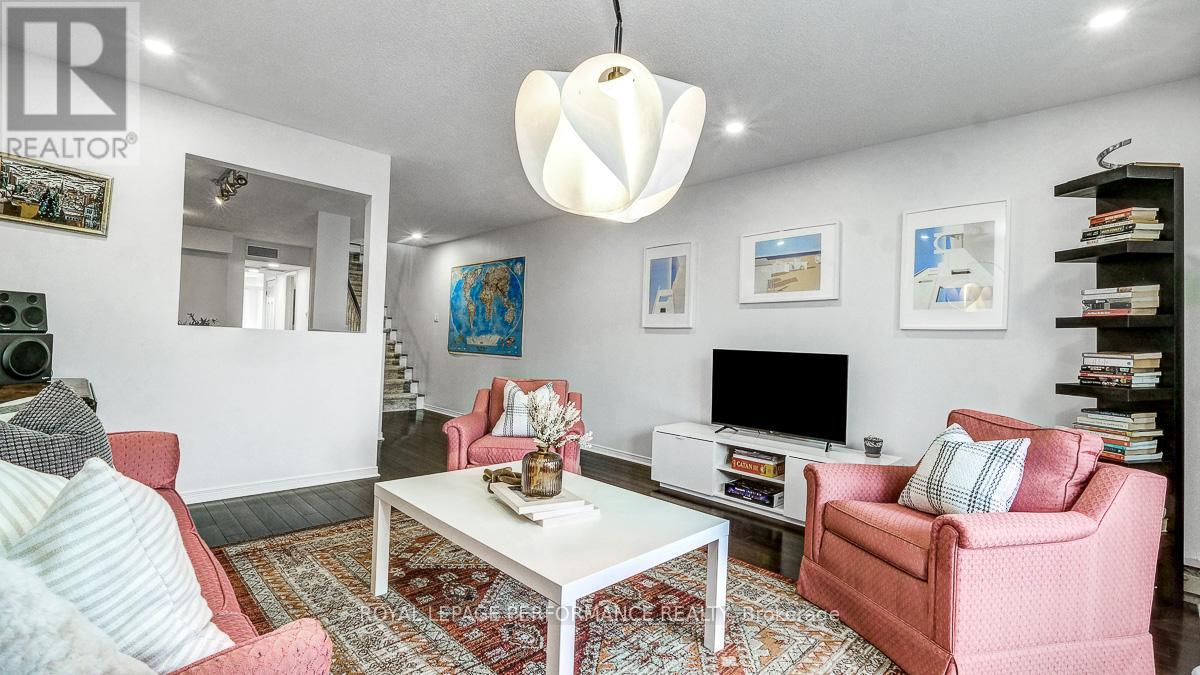 2d - 4 Columbus Avenue