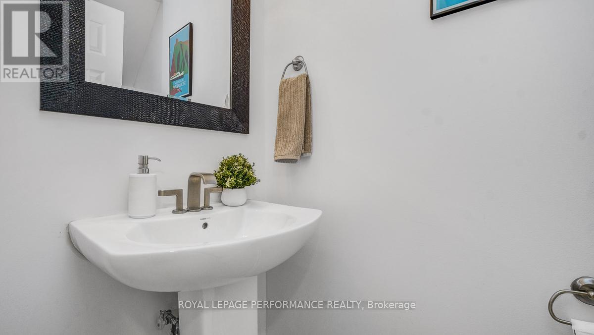 2d - 4 Columbus Avenue