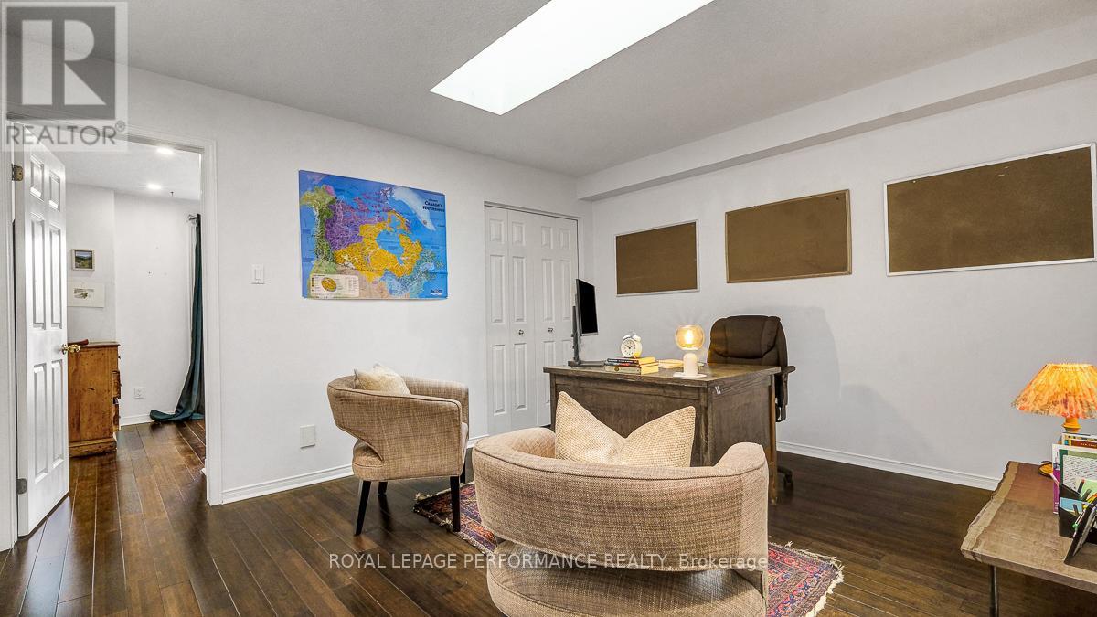 2d - 4 Columbus Avenue