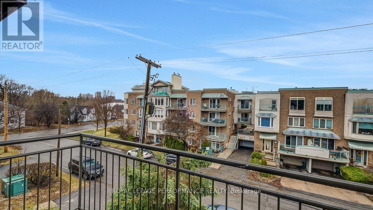 2d - 4 Columbus Avenue