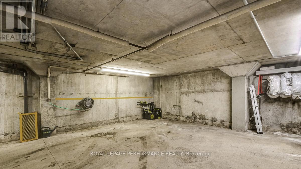 2d - 4 Columbus Avenue