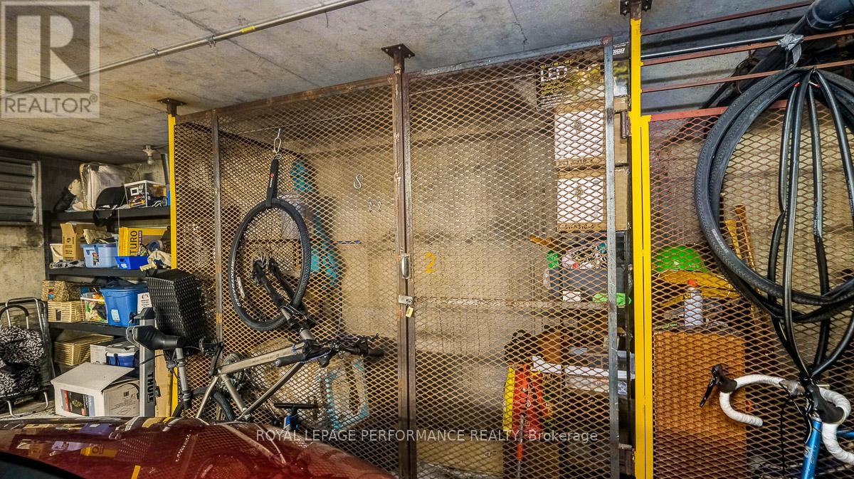 2d - 4 Columbus Avenue