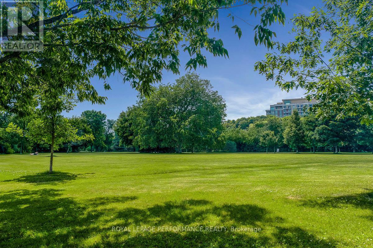 2d - 4 Columbus Avenue