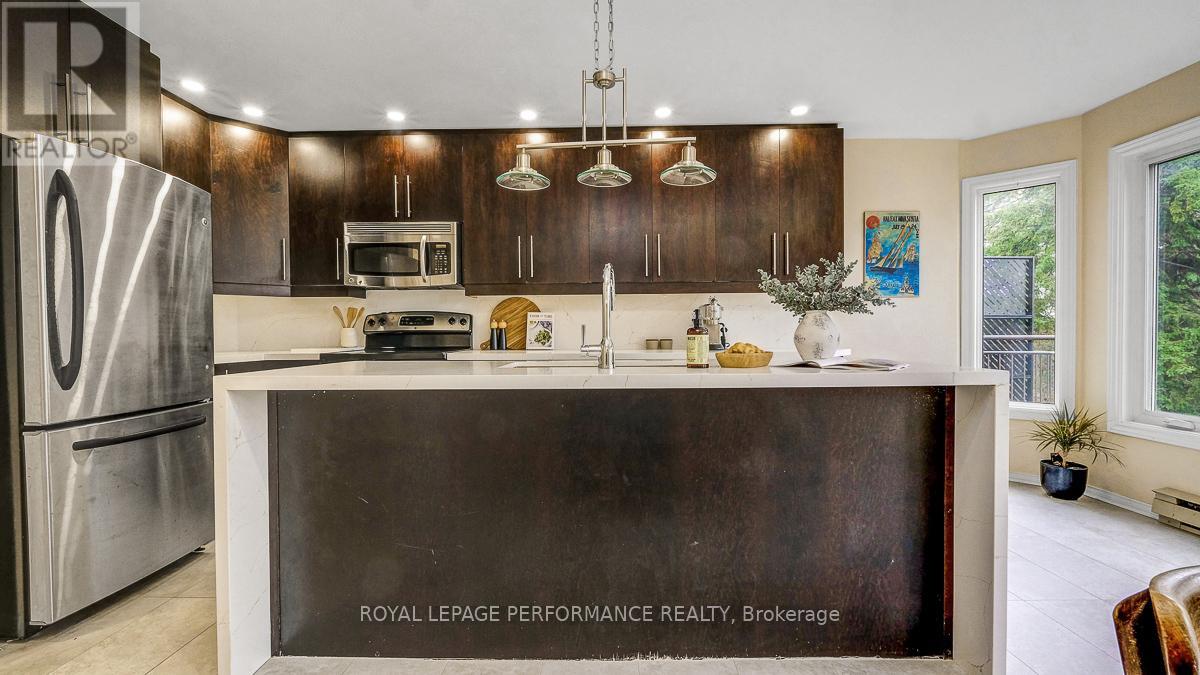 2d - 4 Columbus Avenue