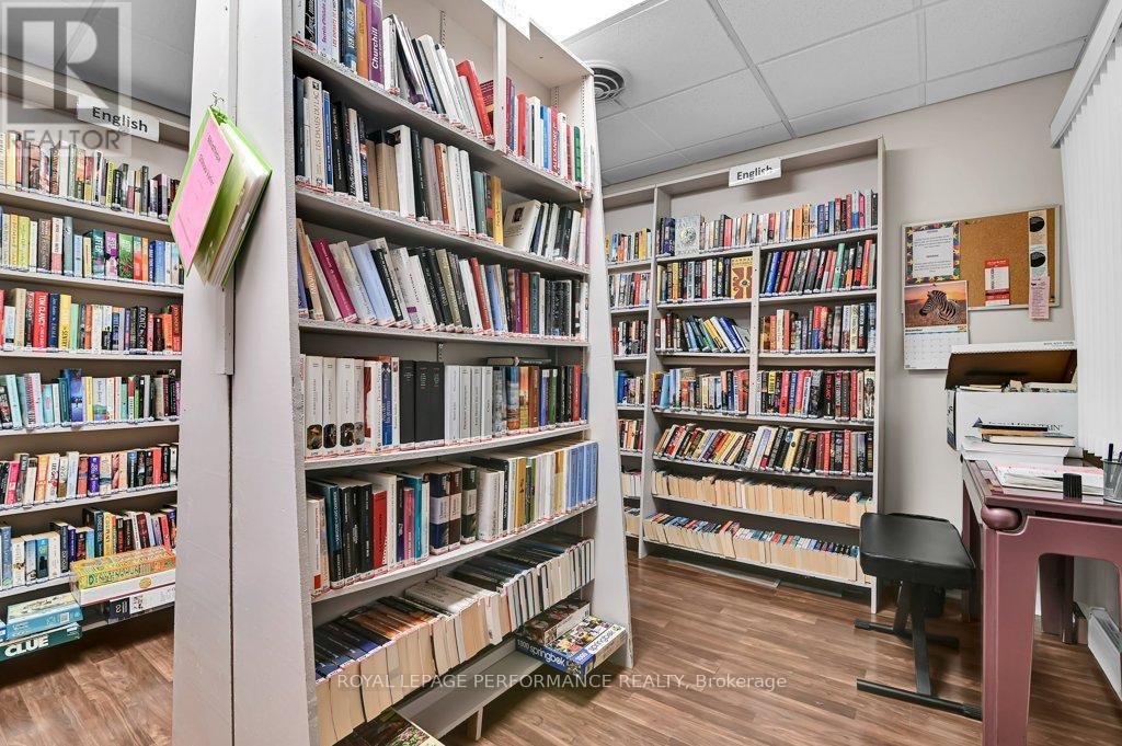 205 - 158 Mcarthur Avenue