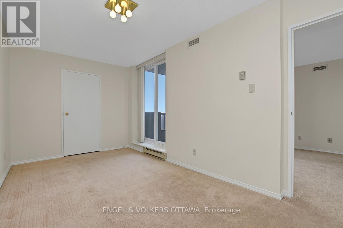 1103 - 1705 Playfair Drive