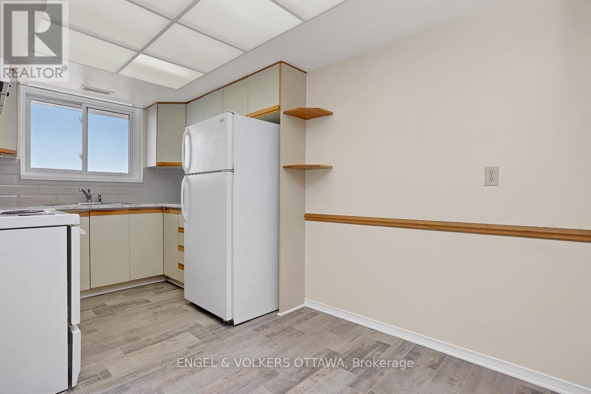 1103 - 1705 Playfair Drive