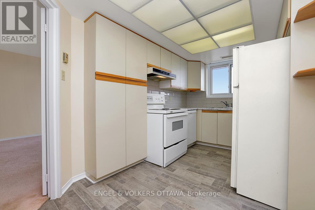 1103 - 1705 Playfair Drive