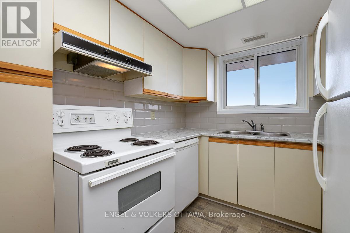 1103 - 1705 Playfair Drive