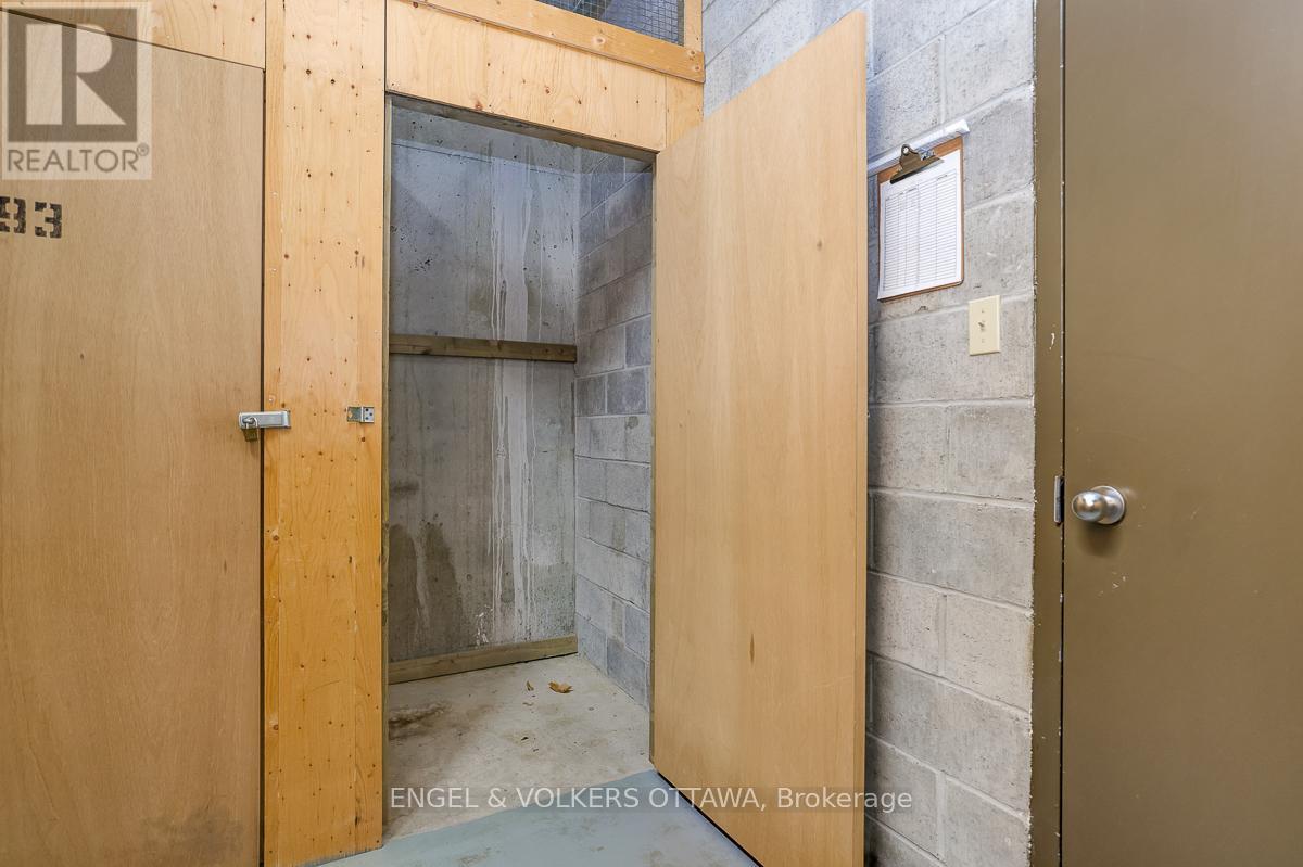 1103 - 1705 Playfair Drive