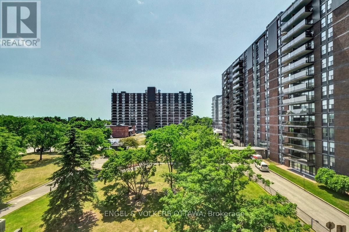 1103 - 1705 Playfair Drive