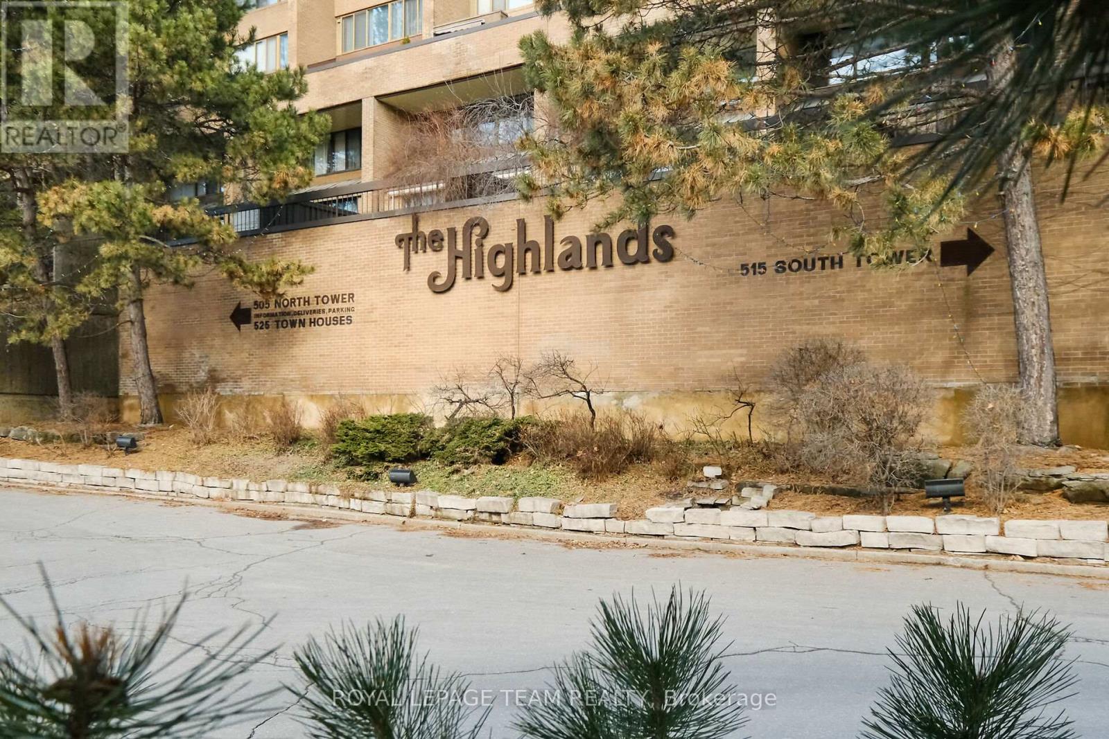 2012 - 515 St Laurent Boulevard