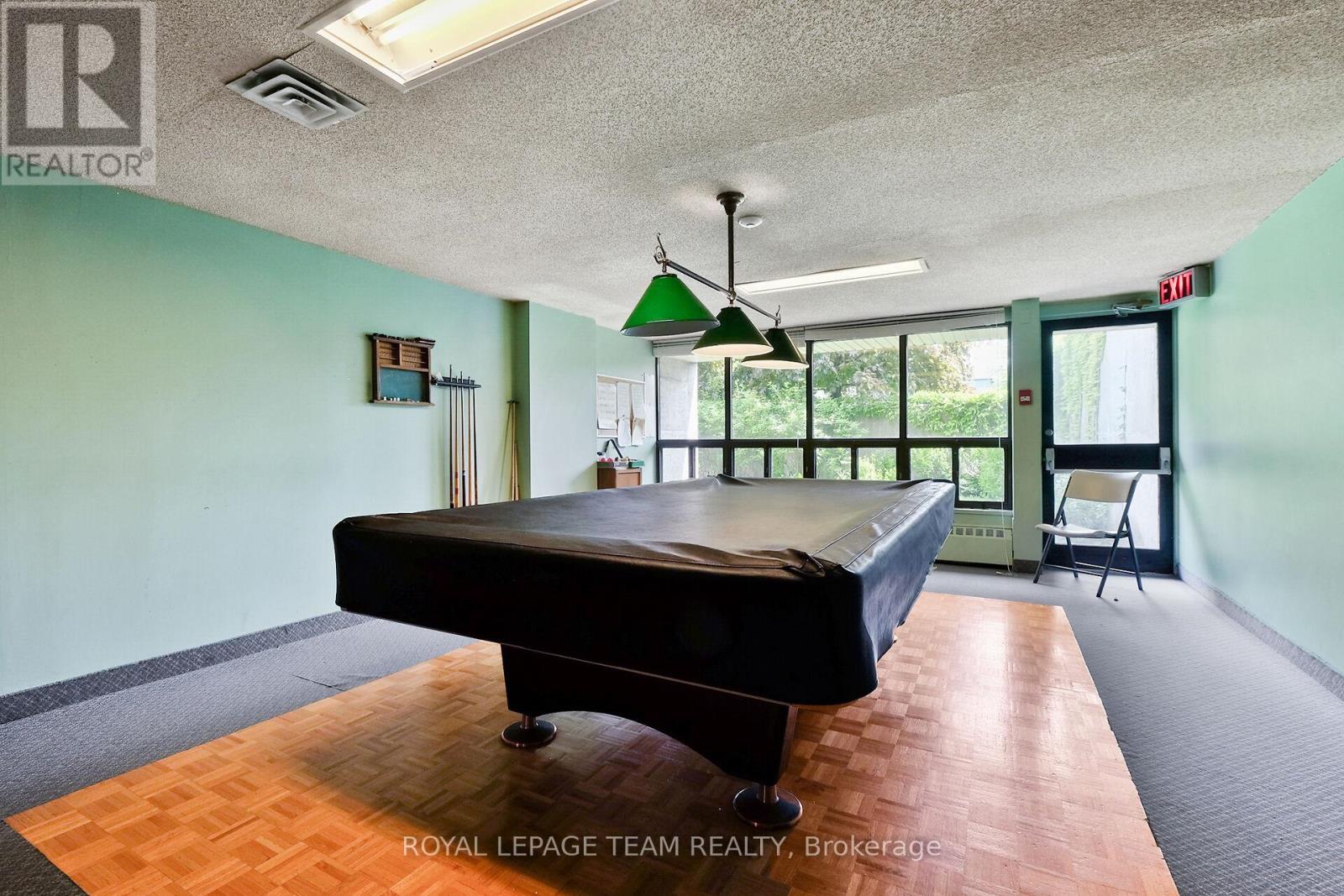 2012 - 515 St Laurent Boulevard