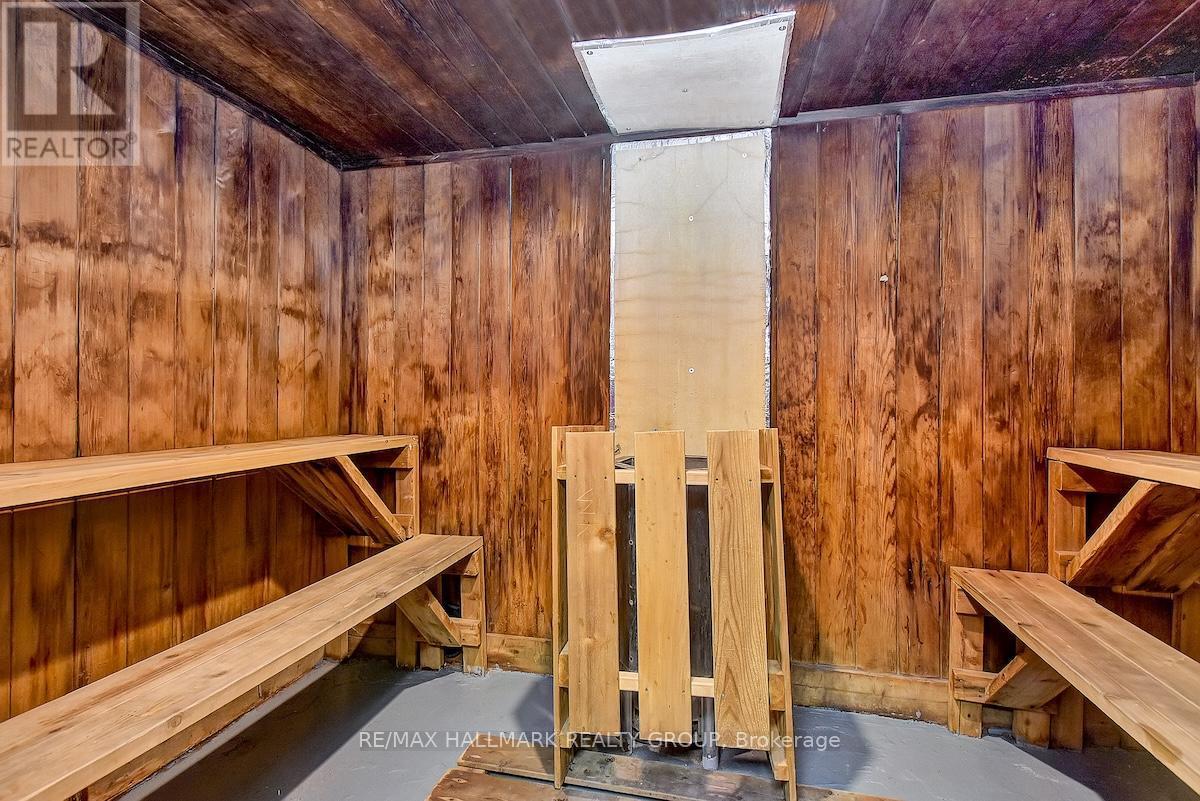 210 - 2000 Jasmine Crescent