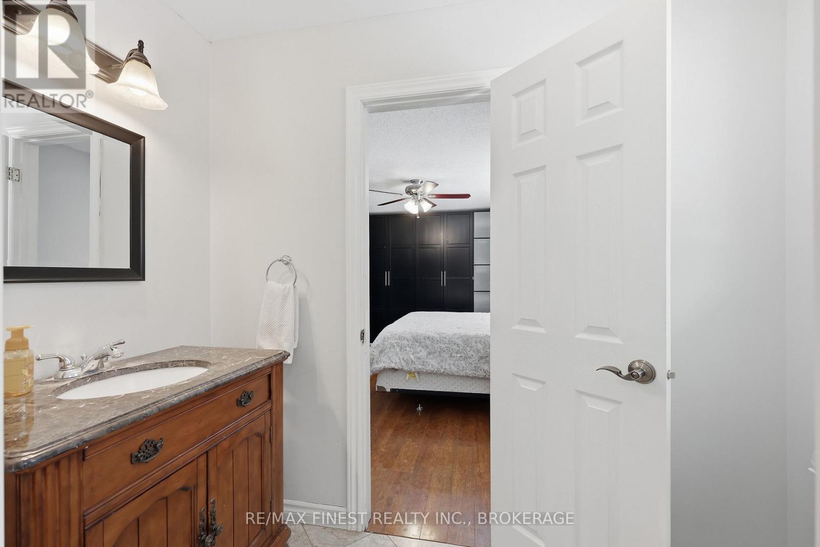 2518 Rideau Ferry Road