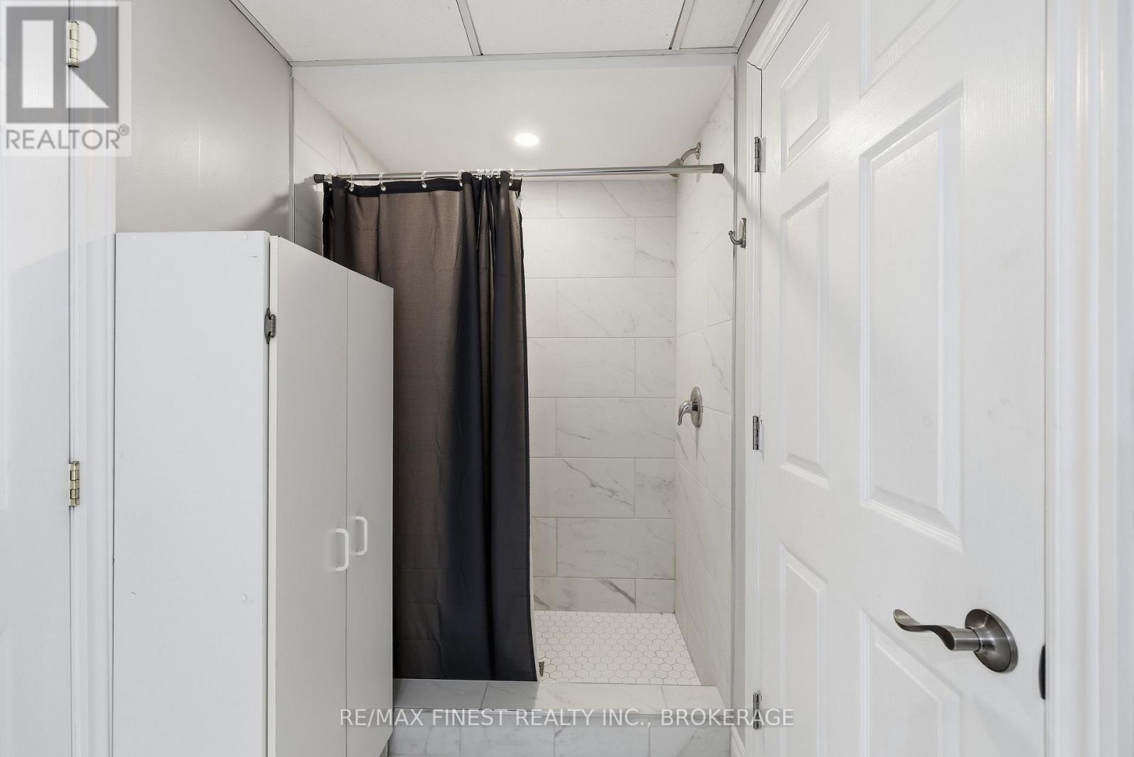 2518 Rideau Ferry Road