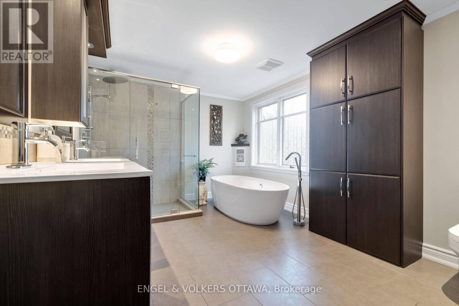 1173 St Jerome Crescent