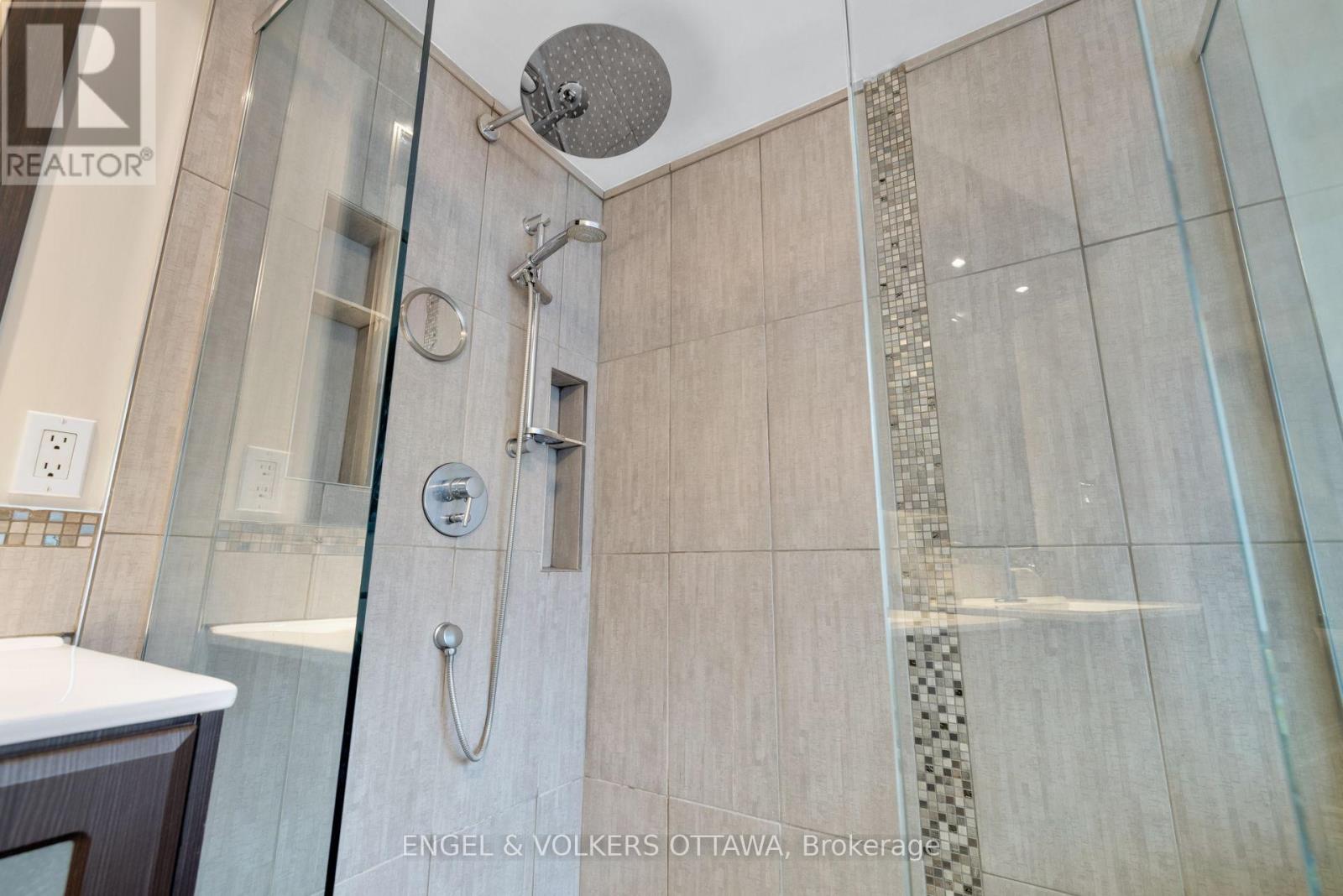 1173 St Jerome Crescent