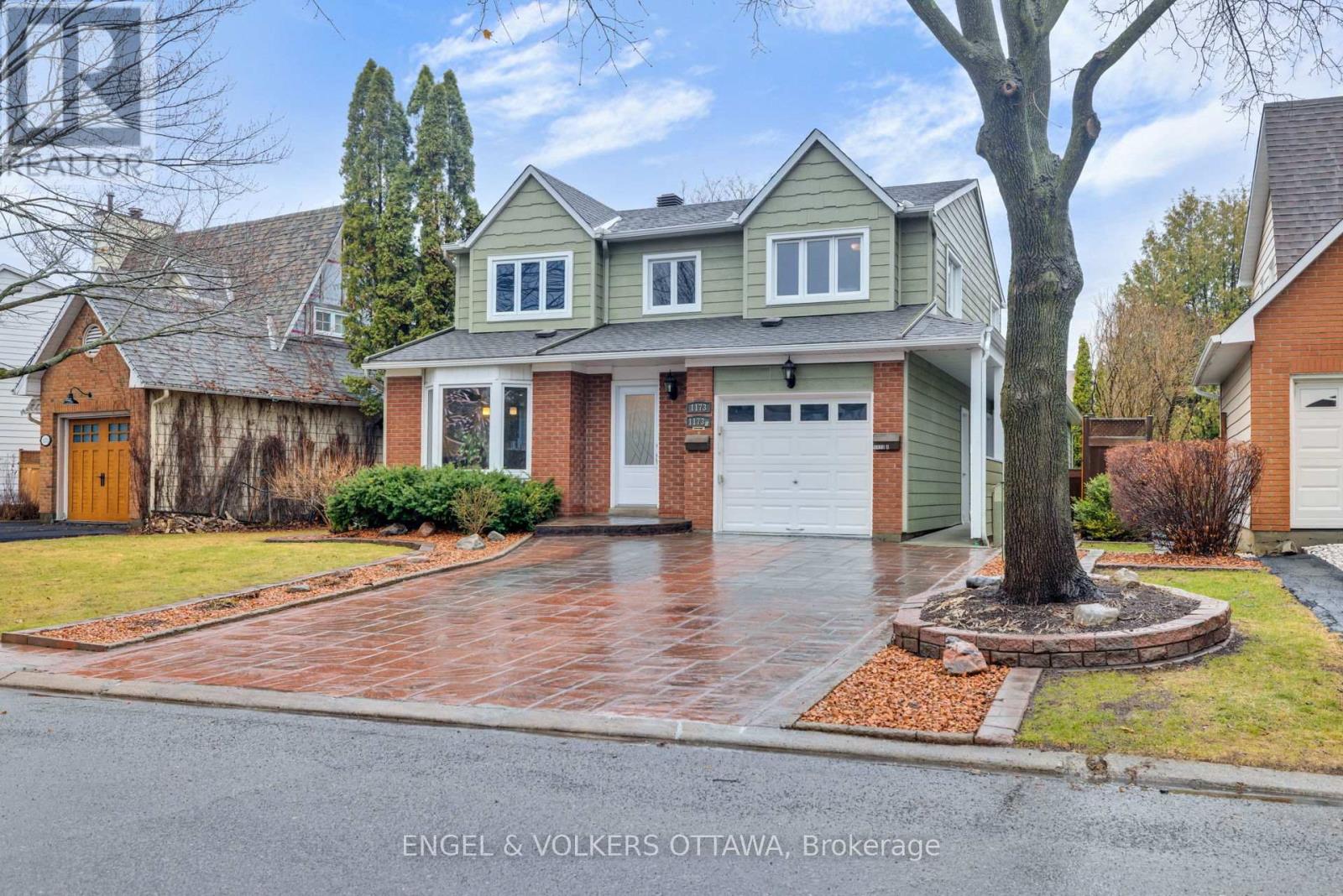 1173 St Jerome Crescent