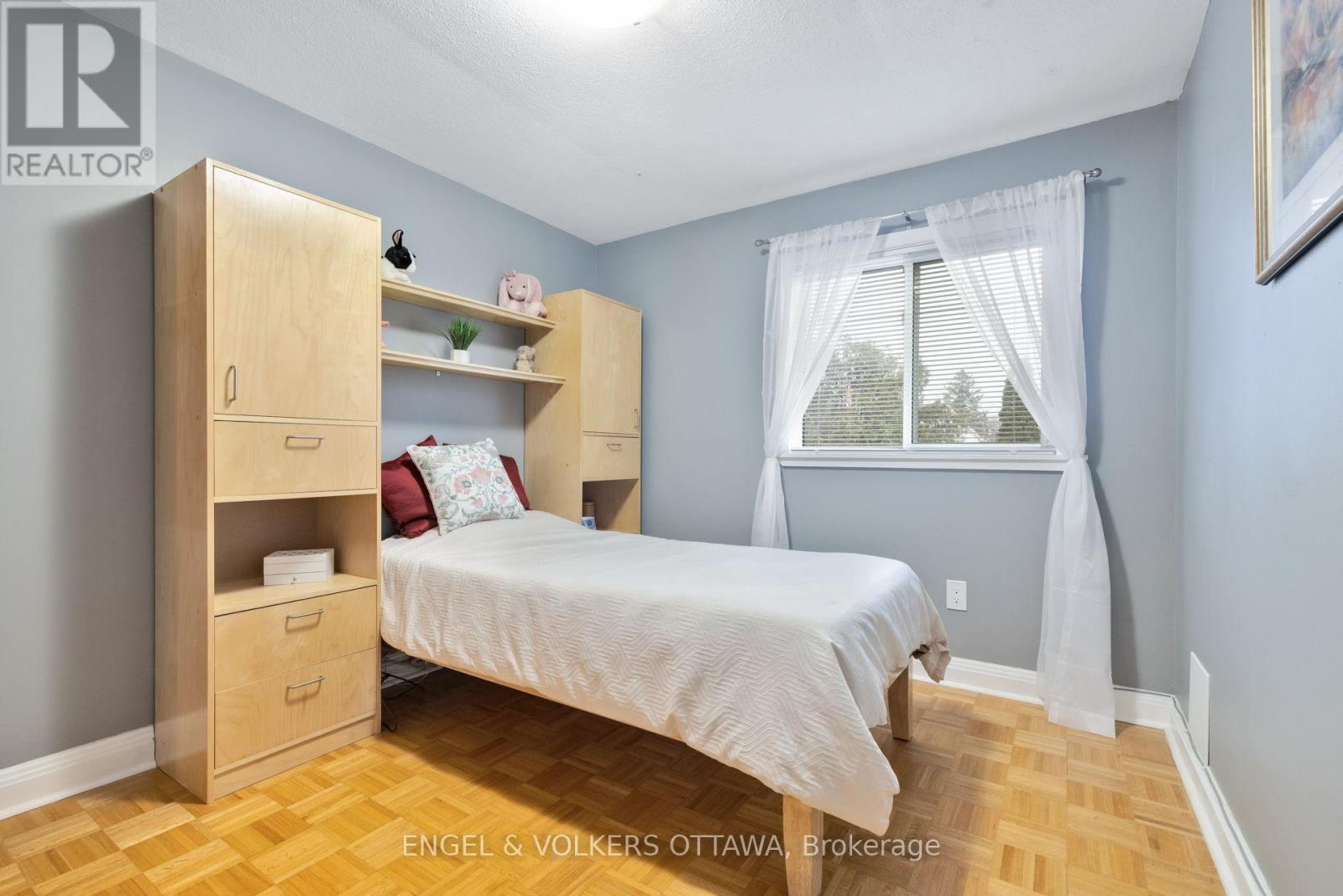 1173 St Jerome Crescent