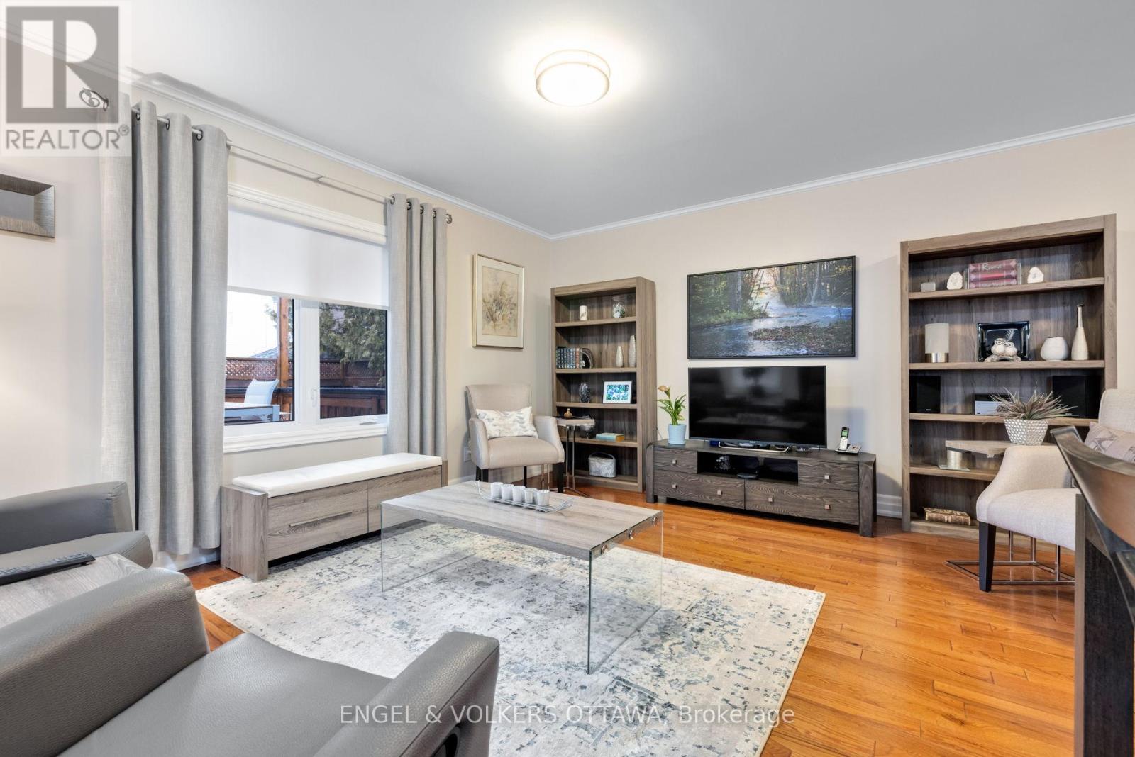 1173 St Jerome Crescent