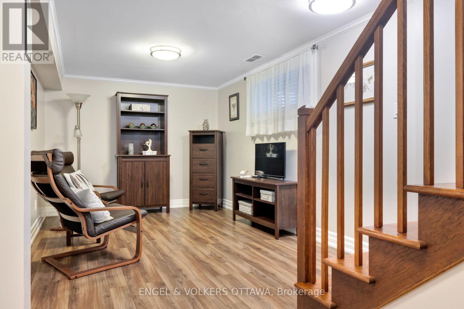 1173 St Jerome Crescent