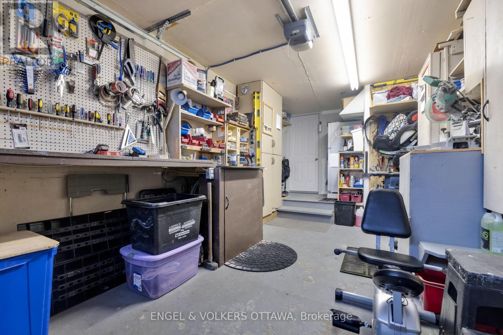 1173 St Jerome Crescent