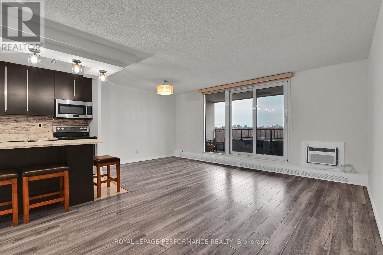 1102 - 1785 Frobisher Lane