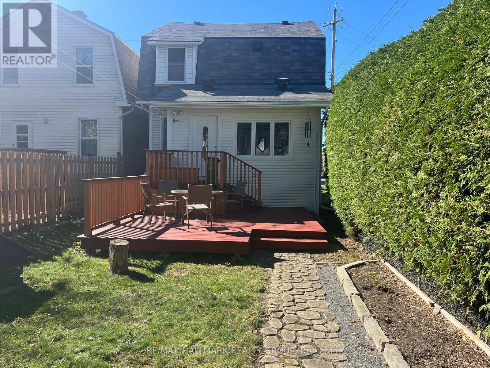 115 Hamilton Avenue N