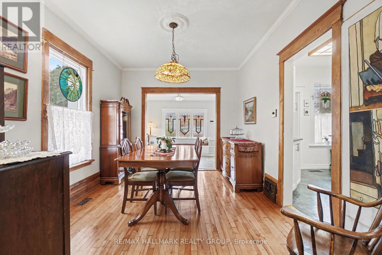 115 Hamilton Avenue N