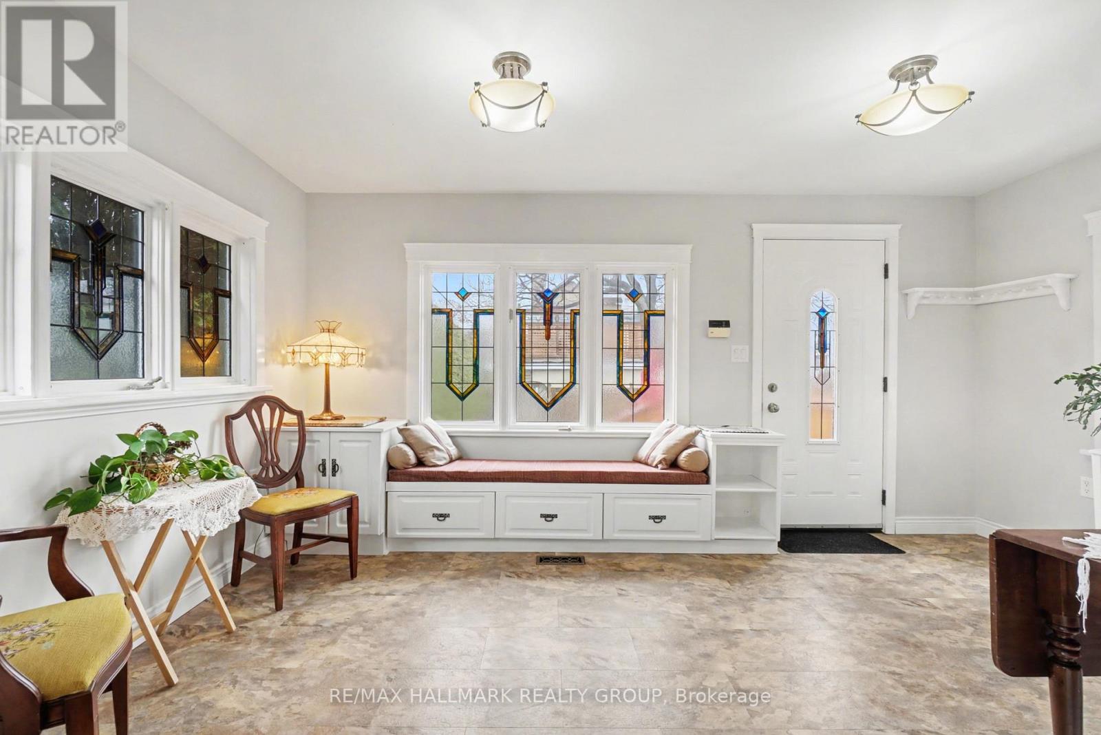 115 Hamilton Avenue N