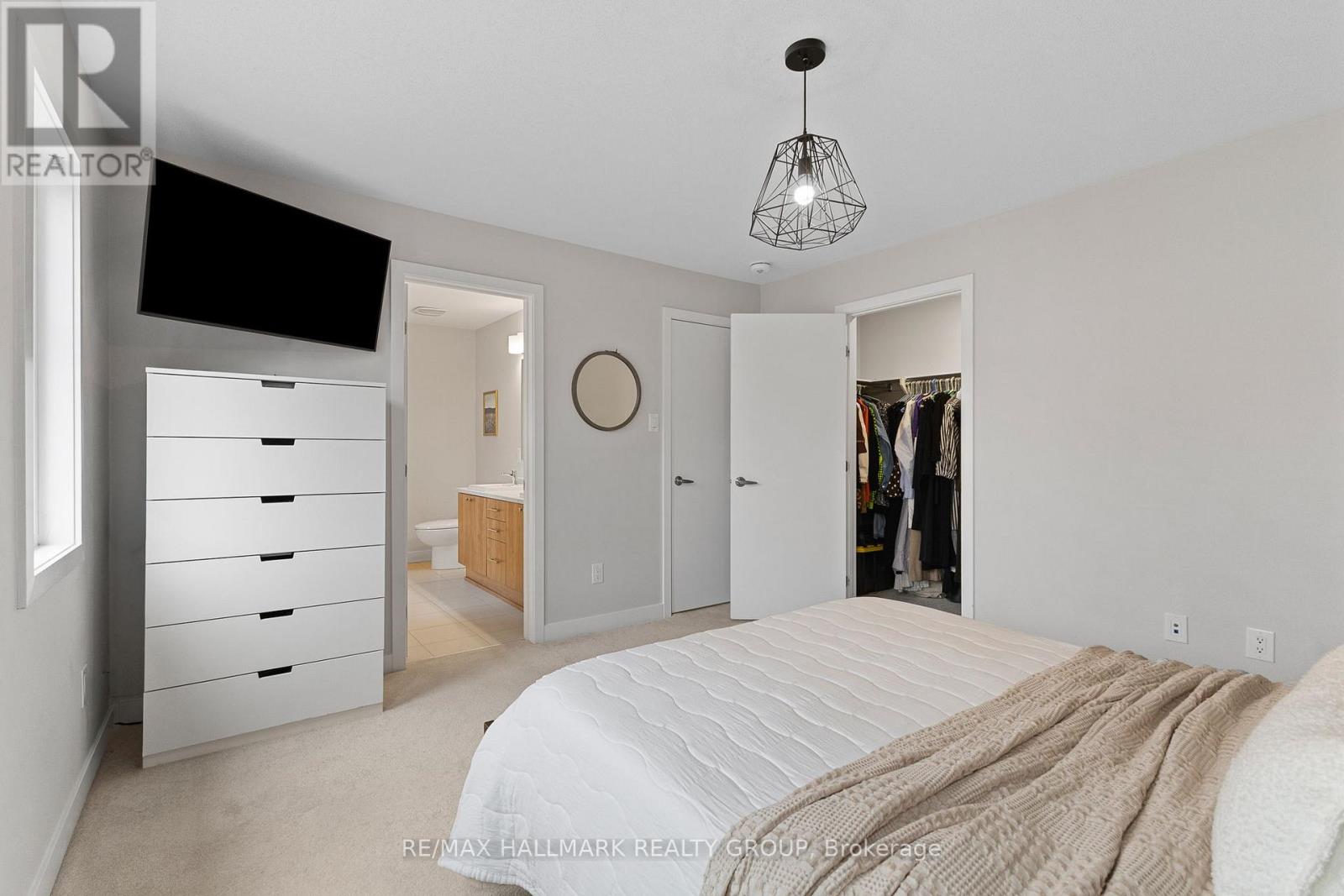 1015 Cottontail Walk