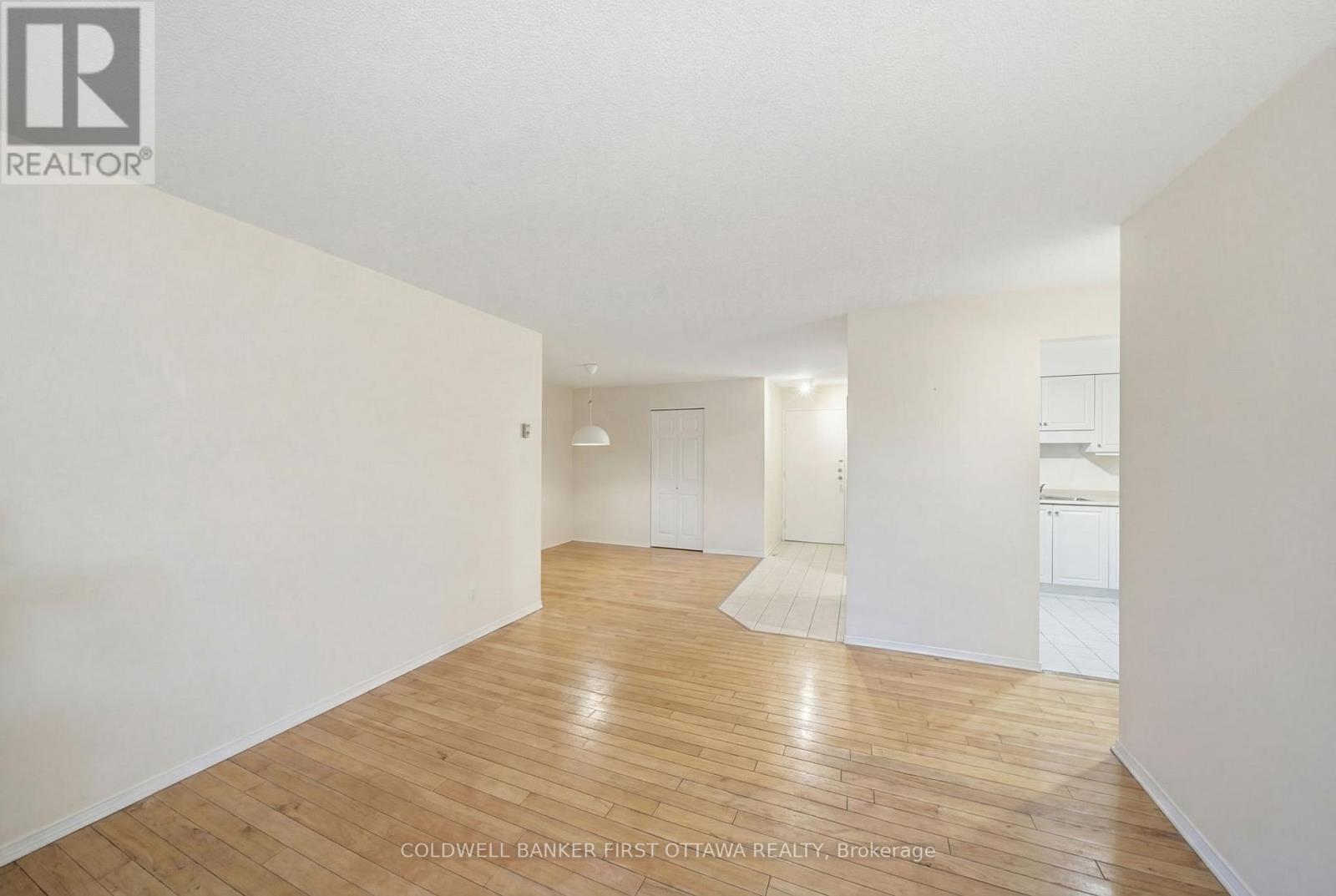 402 - 222 Guigues Avenue