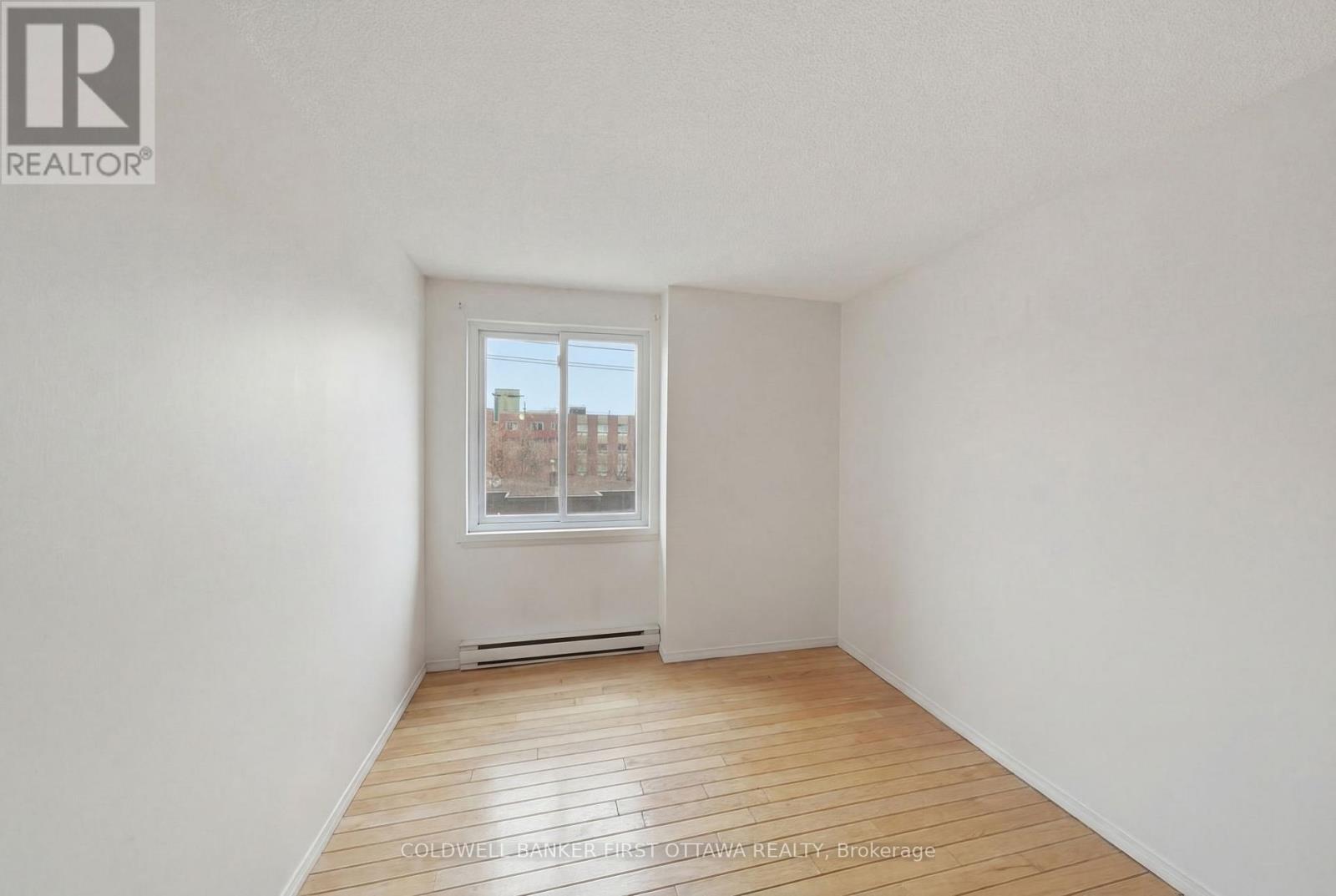 402 - 222 Guigues Avenue