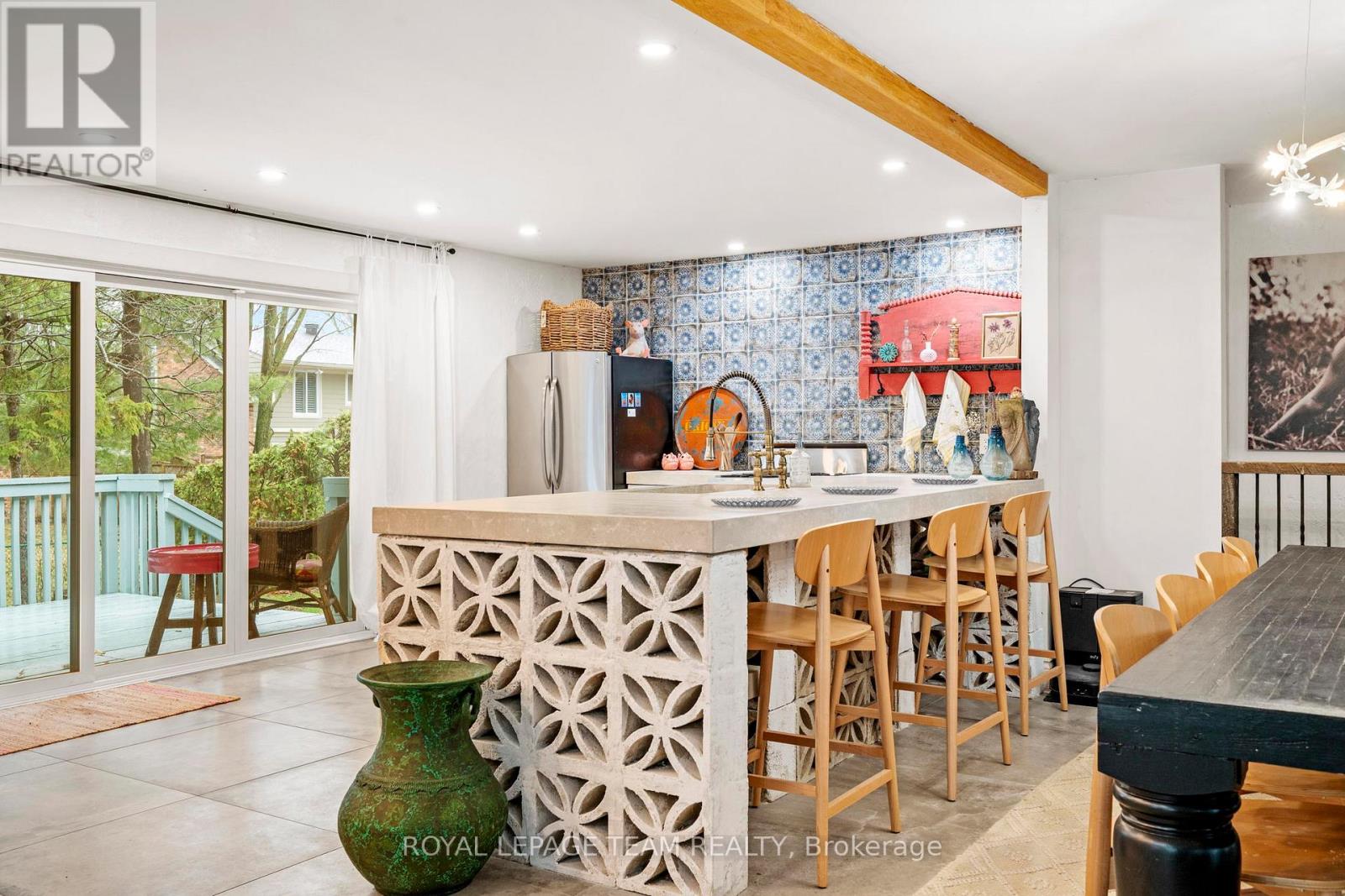 33 Rutherford Crescent