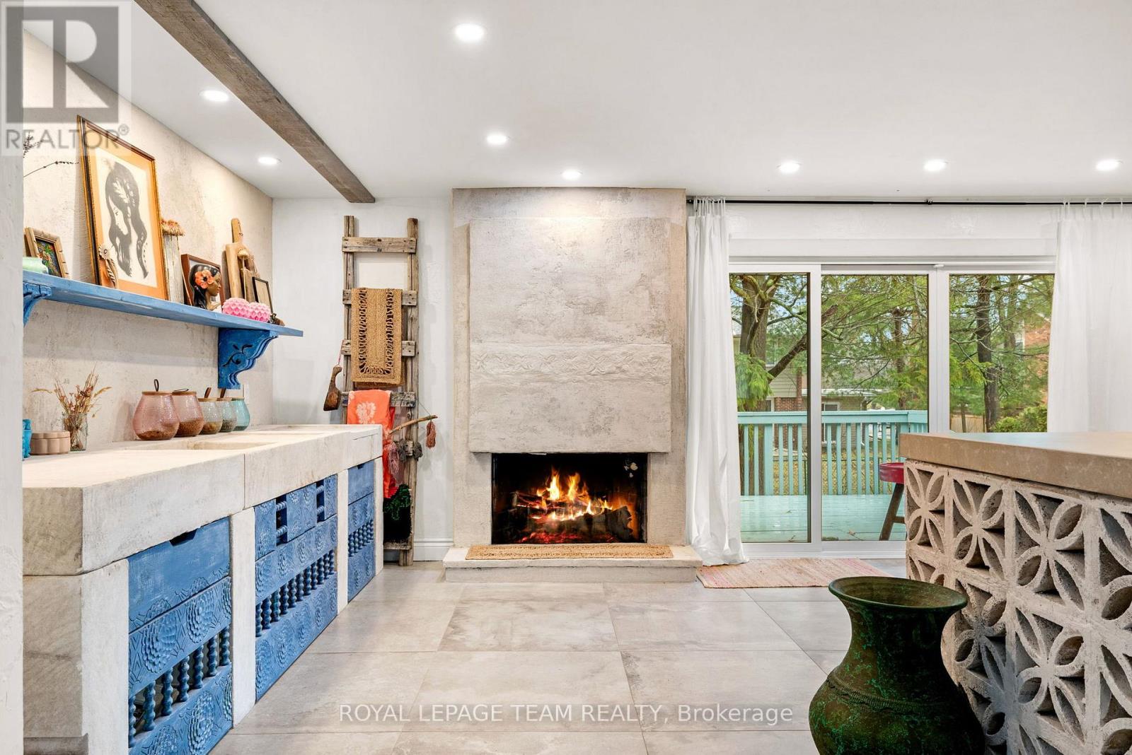 33 Rutherford Crescent