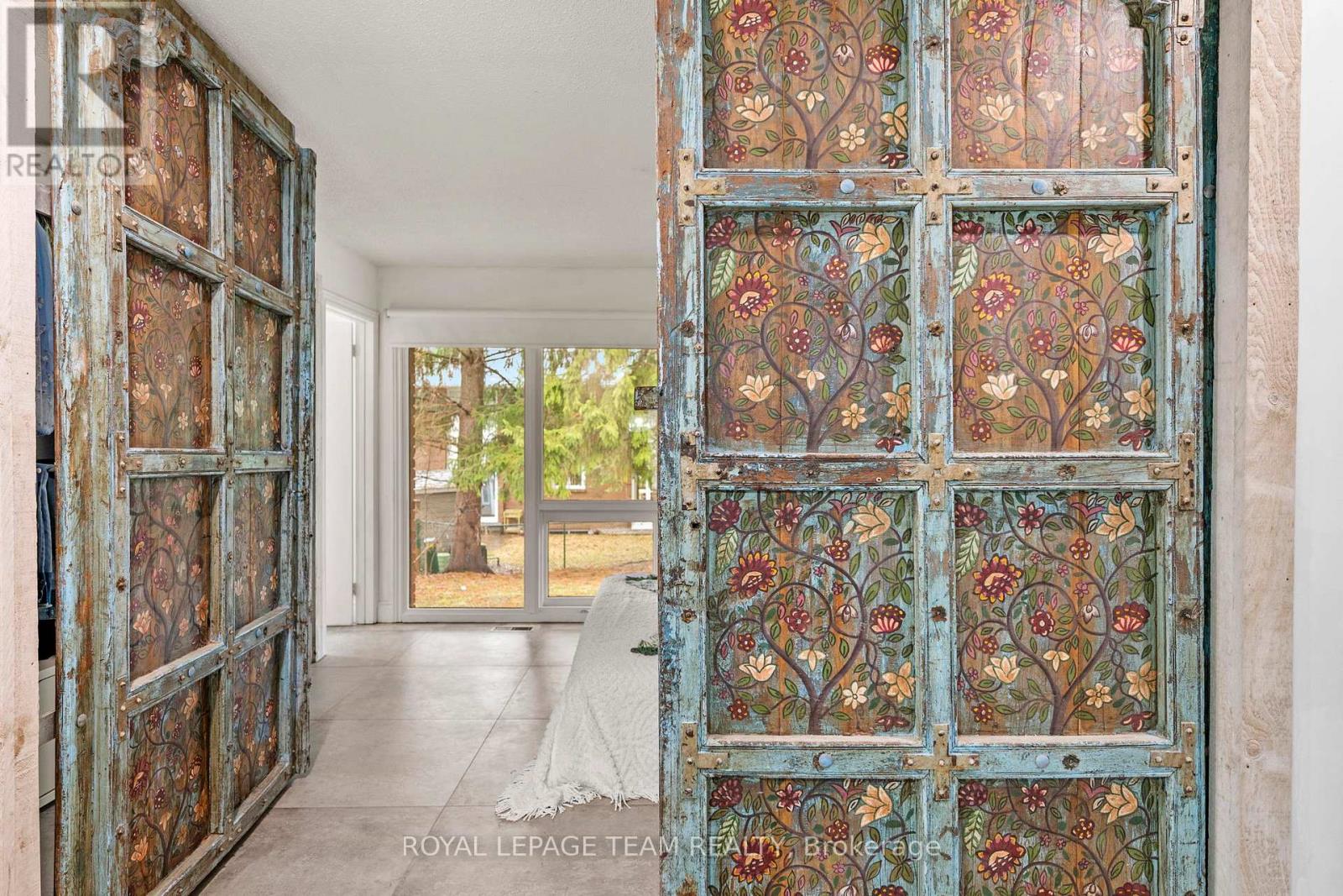 33 Rutherford Crescent